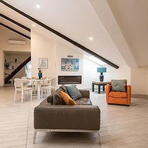Les Maisons , Nápoles Italia